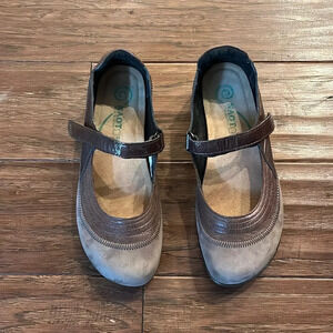 NAOT Kirei Mary Jane Suede Flats with Leather Uppers Size 6.5